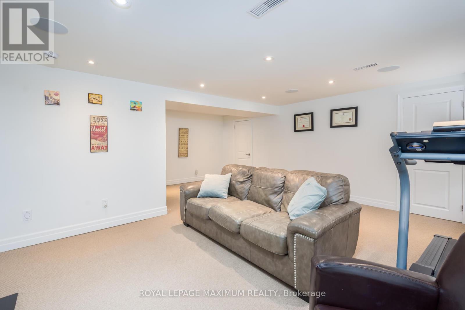 55 Ashmount Crescent, Toronto, Ontario  M9R 1C9 - Photo 29 - W13060496