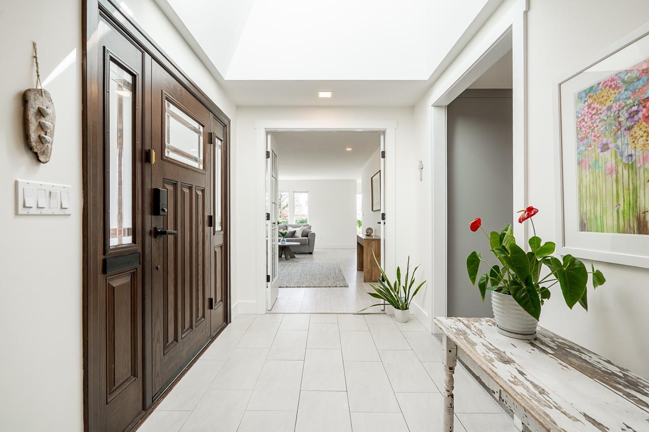 12923 14a Avenue, Surrey, British Columbia  V4A 1H6 - Photo 2 - R3117410