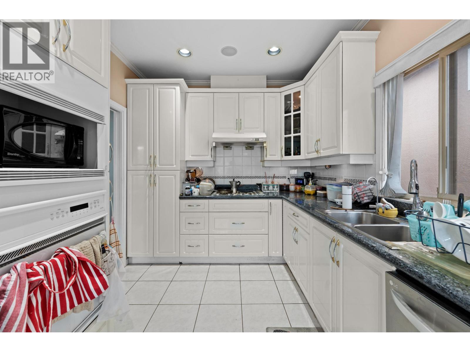 104 E 63rd Avenue, Vancouver, British Columbia  V5X 2J6 - Photo 10 - R3116666