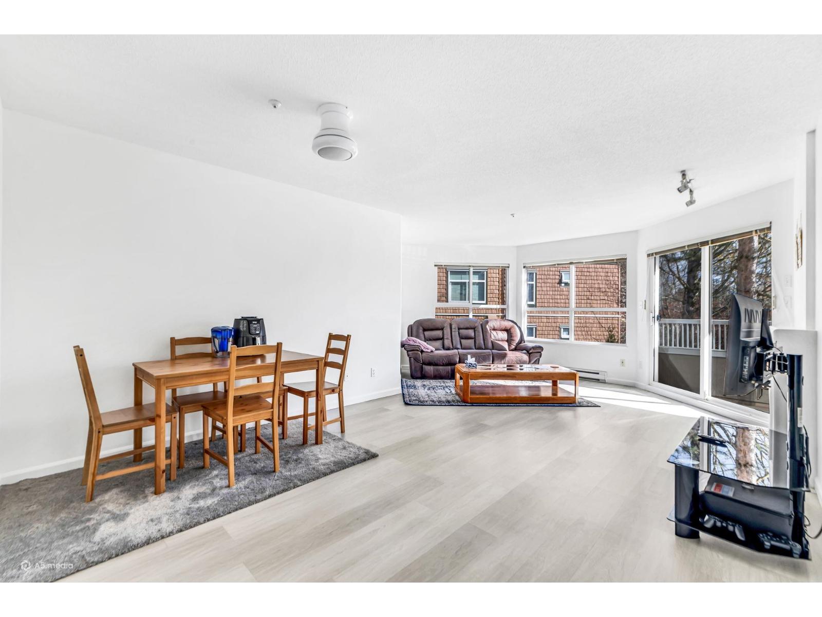 303 8139 121a Street, Surrey, British Columbia  V3W 0Z2 - Photo 10 - R3117555