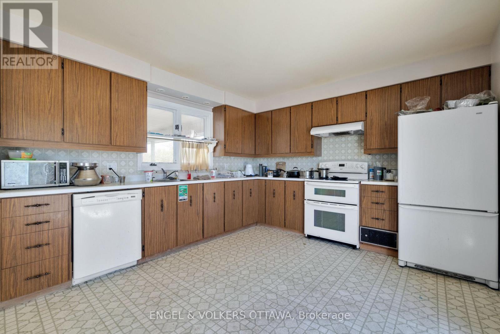 1311 S Avenue, Ottawa, Ontario  K1G 0C4 - Photo 14 - X13060622