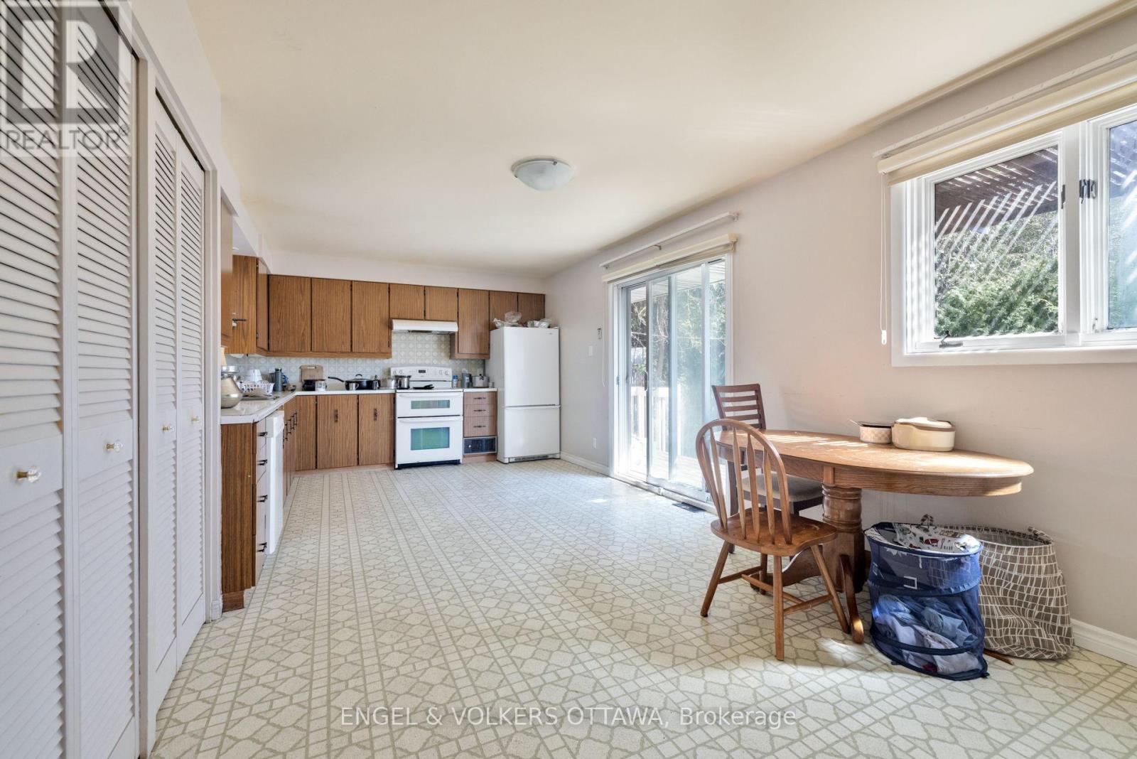 1311 S Avenue, Ottawa, Ontario  K1G 0C4 - Photo 15 - X13060622