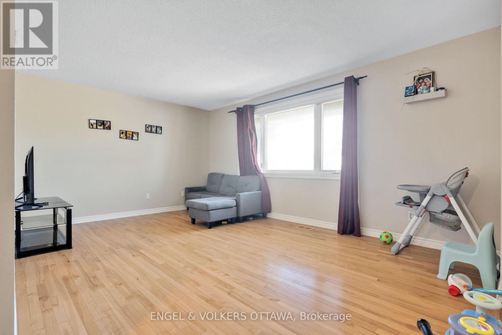 1311 S Avenue, Ottawa, Ontario  K1G 0C4 - Photo 5 - X13060622