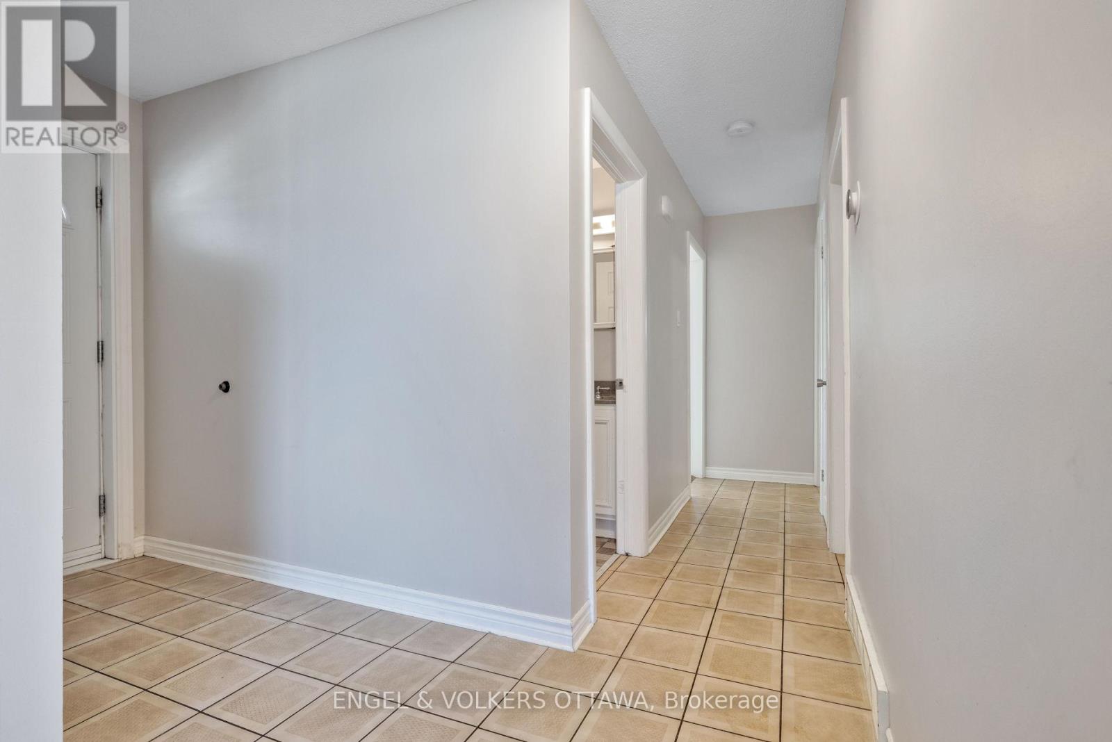 1311 S Avenue, Ottawa, Ontario  K1G 0C4 - Photo 8 - X13060622