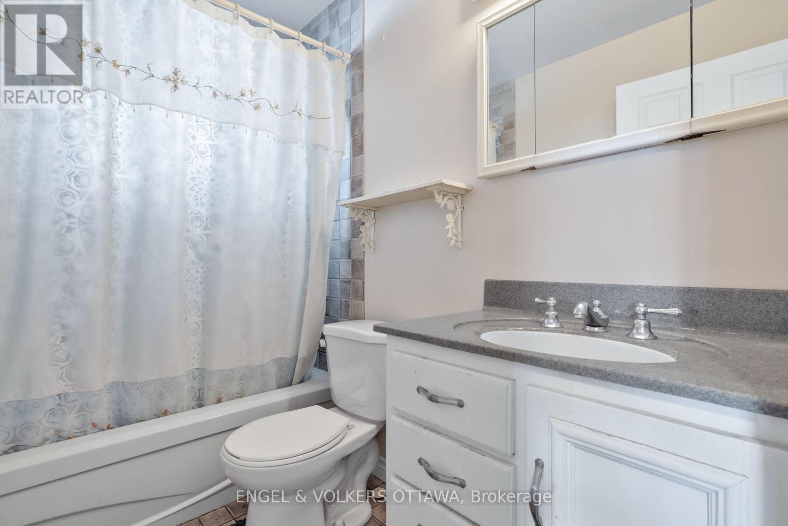 1311 S Avenue, Ottawa, Ontario  K1G 0C4 - Photo 9 - X13060622