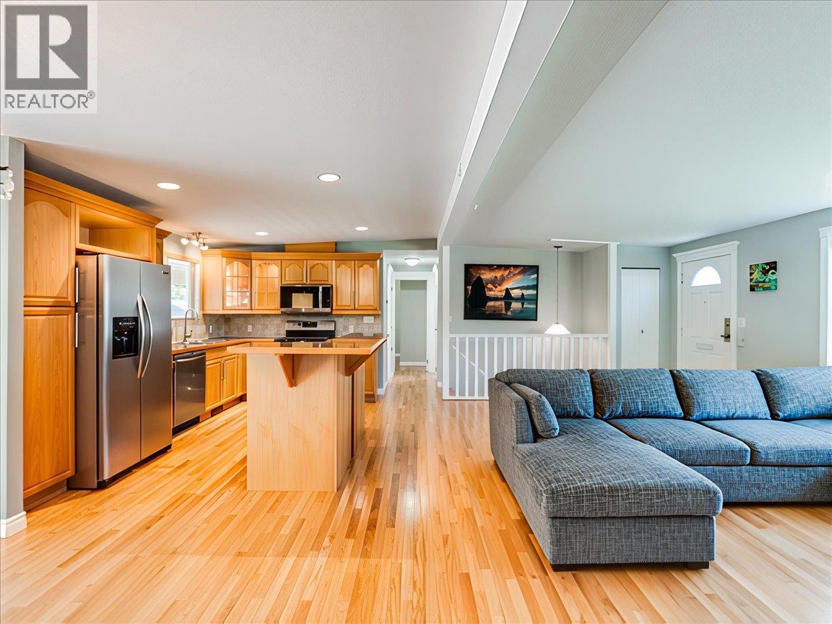 3833 Dogwood Drive, Trail, British Columbia  V1R 2V4 - Photo 12 - 10385437