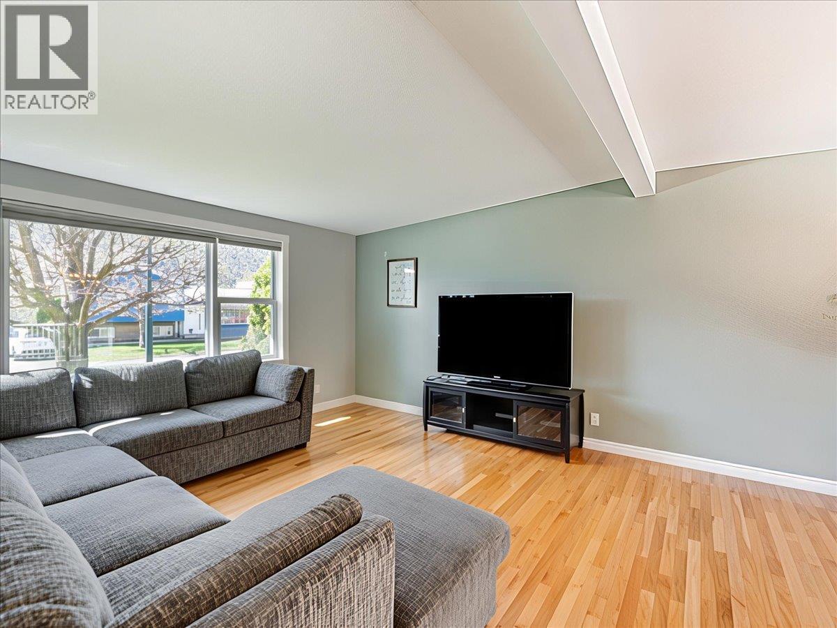 3833 Dogwood Drive, Trail, British Columbia  V1R 2V4 - Photo 17 - 10385437