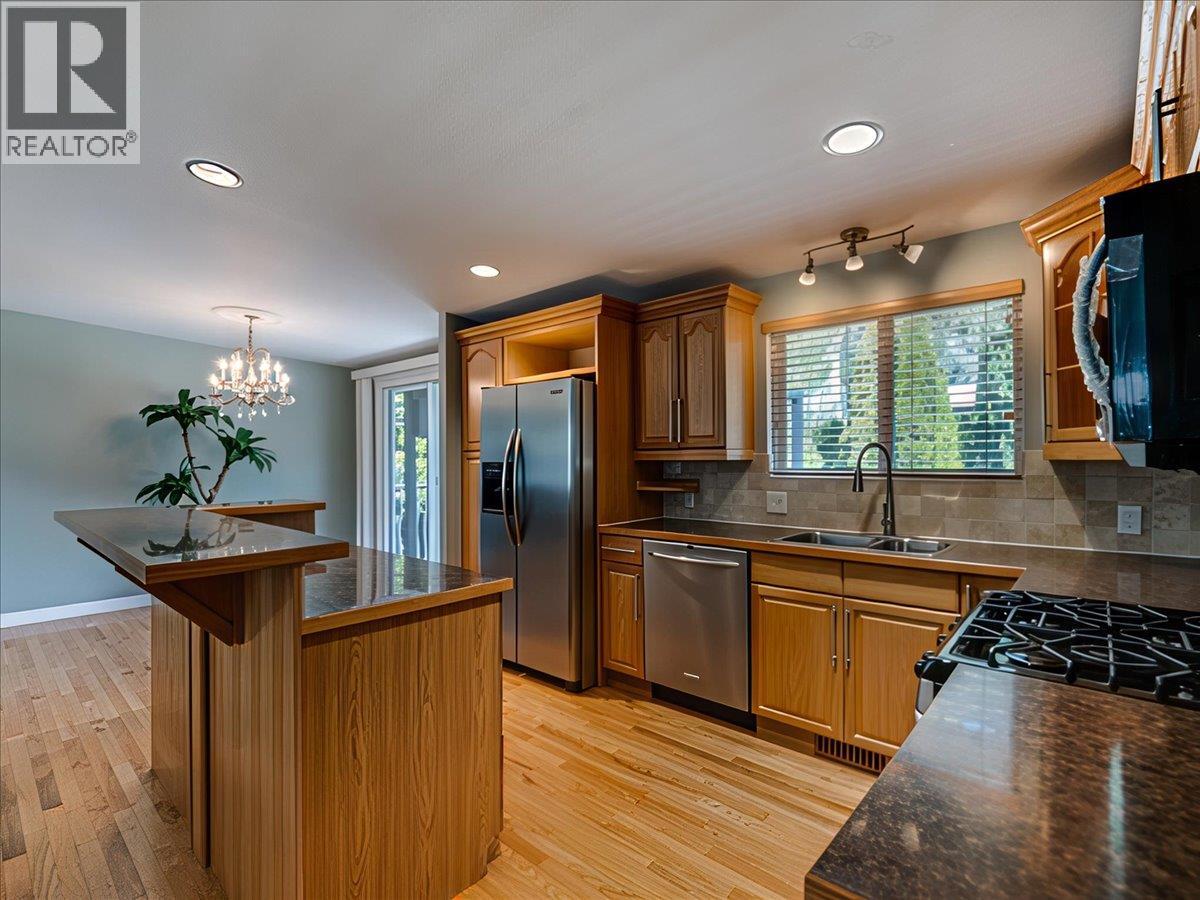 3833 Dogwood Drive, Trail, British Columbia  V1R 2V4 - Photo 5 - 10385437