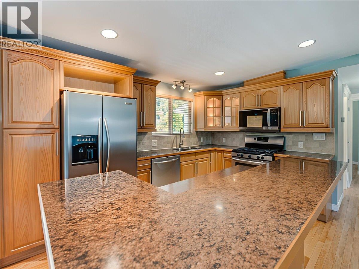 3833 Dogwood Drive, Trail, British Columbia  V1R 2V4 - Photo 7 - 10385437