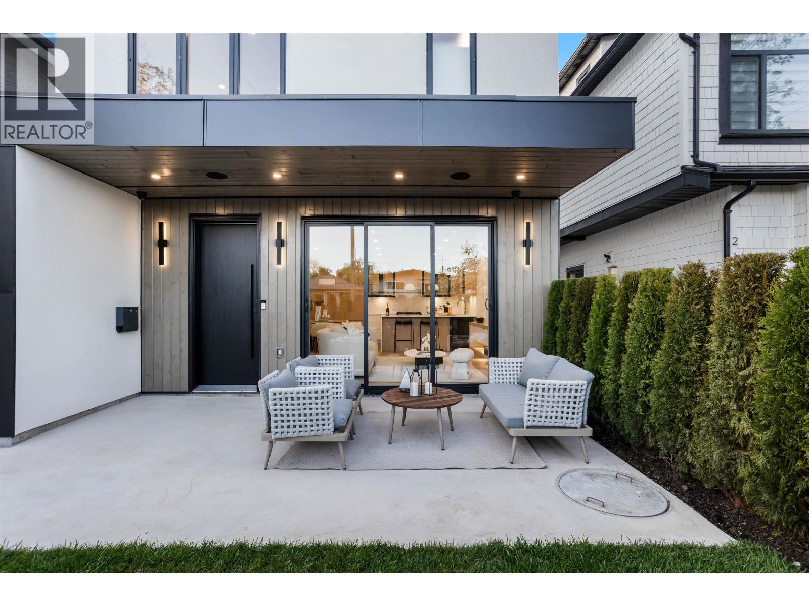 1 165 E 45th Avenue, Vancouver, British Columbia  V5W 1W8 - Photo 2 - R3117629