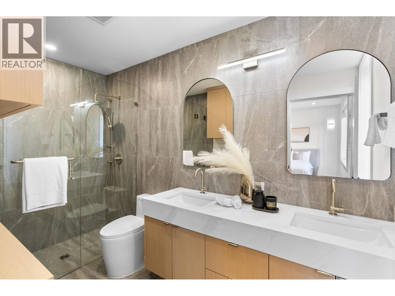 2 165 E 45th Avenue, Vancouver, British Columbia  V5W 1W8 - Photo 10 - R3117633