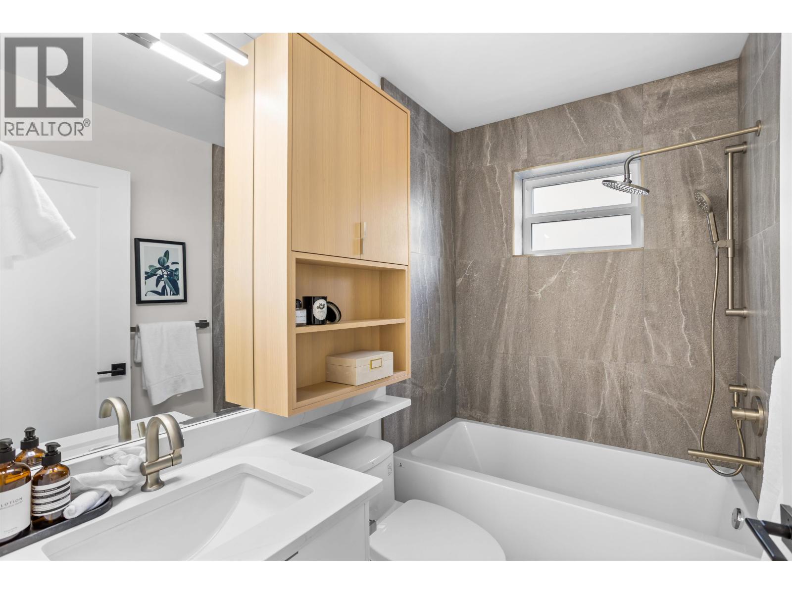 2 165 E 45th Avenue, Vancouver, British Columbia  V5W 1W8 - Photo 12 - R3117633