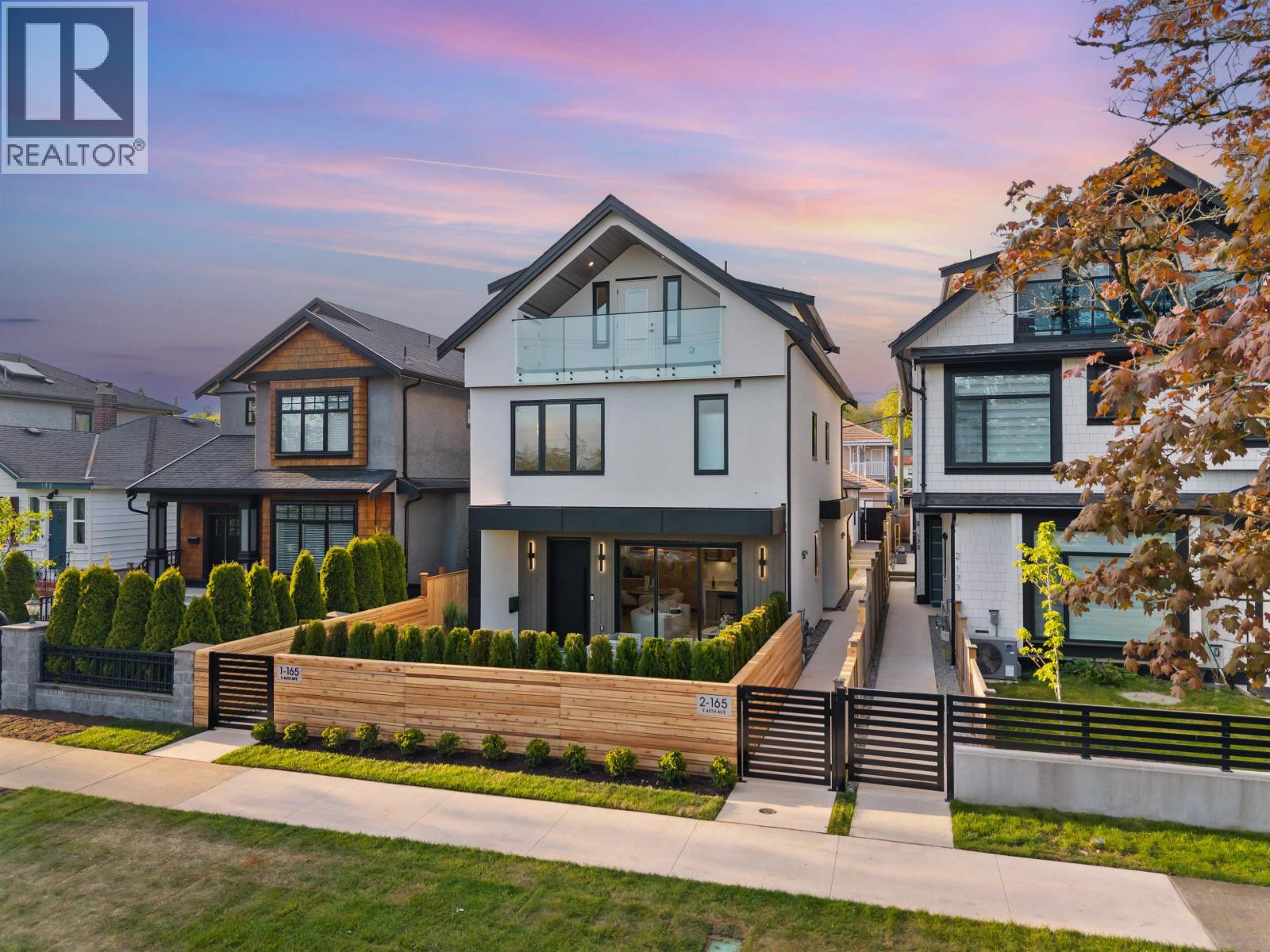 2 165 E 45th Avenue, Vancouver, British Columbia  V5W 1W8 - Photo 2 - R3117633