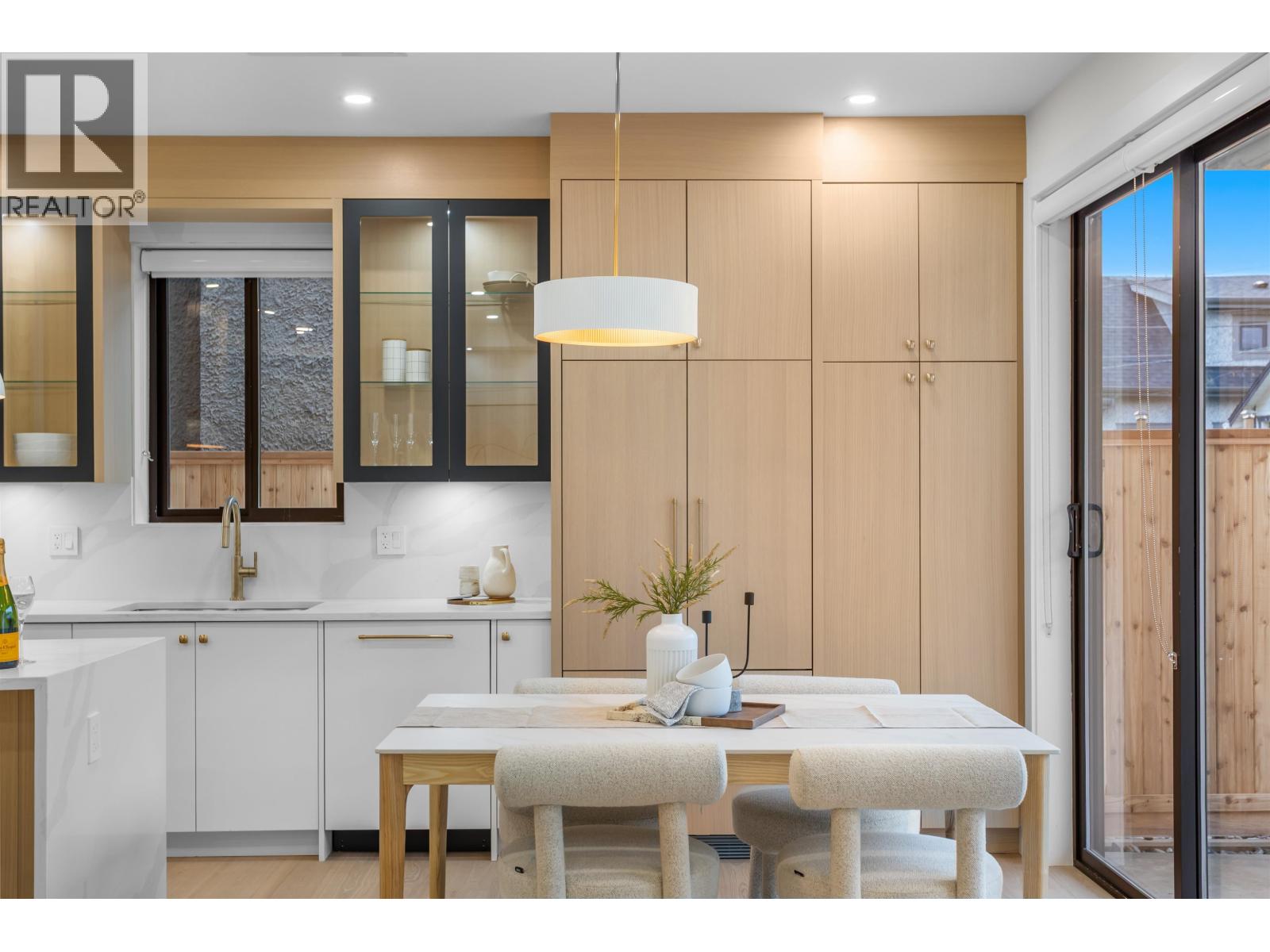 2 165 E 45th Avenue, Vancouver, British Columbia  V5W 1W8 - Photo 5 - R3117633