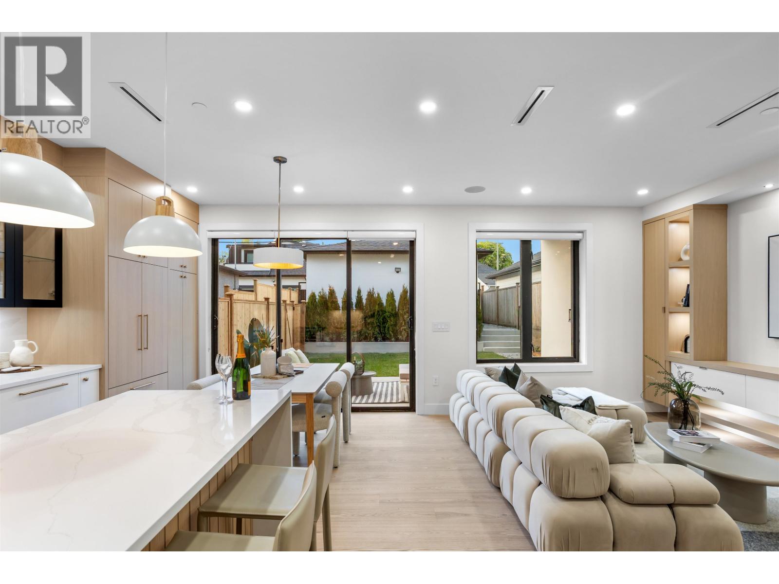 2 165 E 45th Avenue, Vancouver, British Columbia  V5W 1W8 - Photo 6 - R3117633