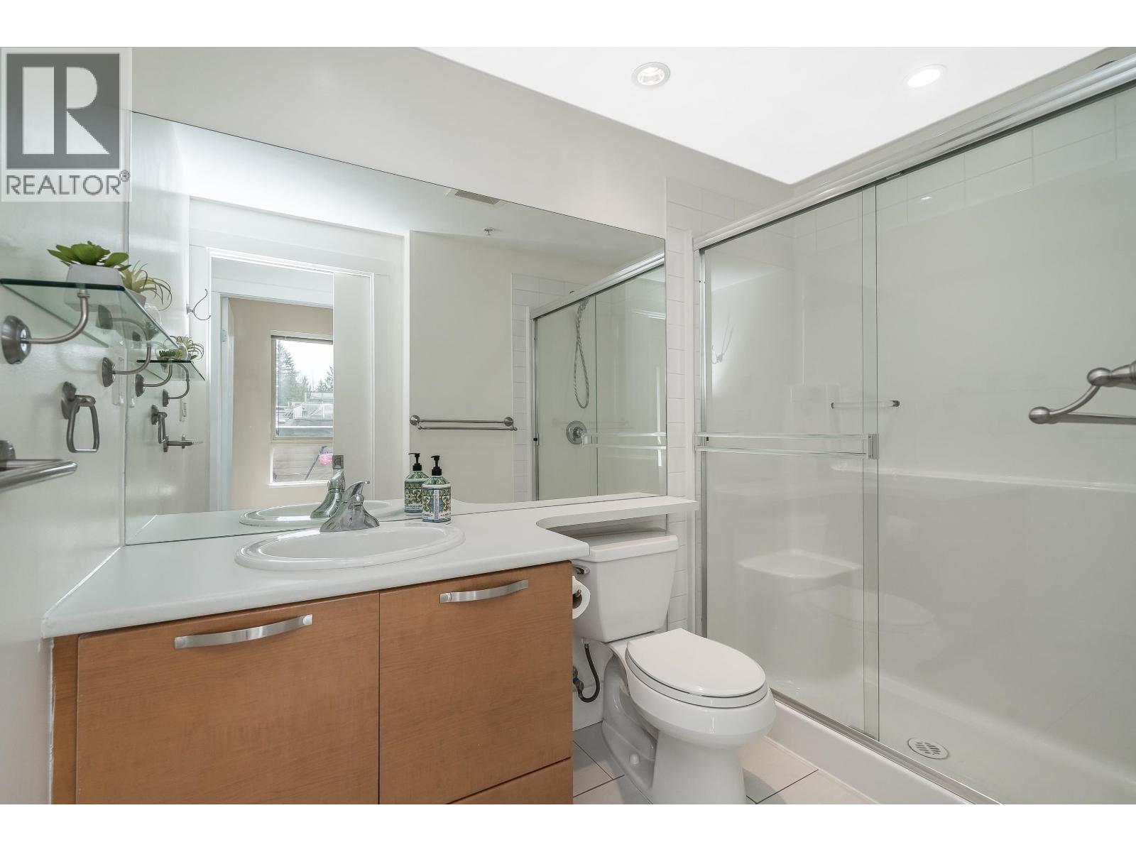302 7428 Byrnepark Walk, Burnaby, British Columbia  V3N 0B4 - Photo 18 - R3117646