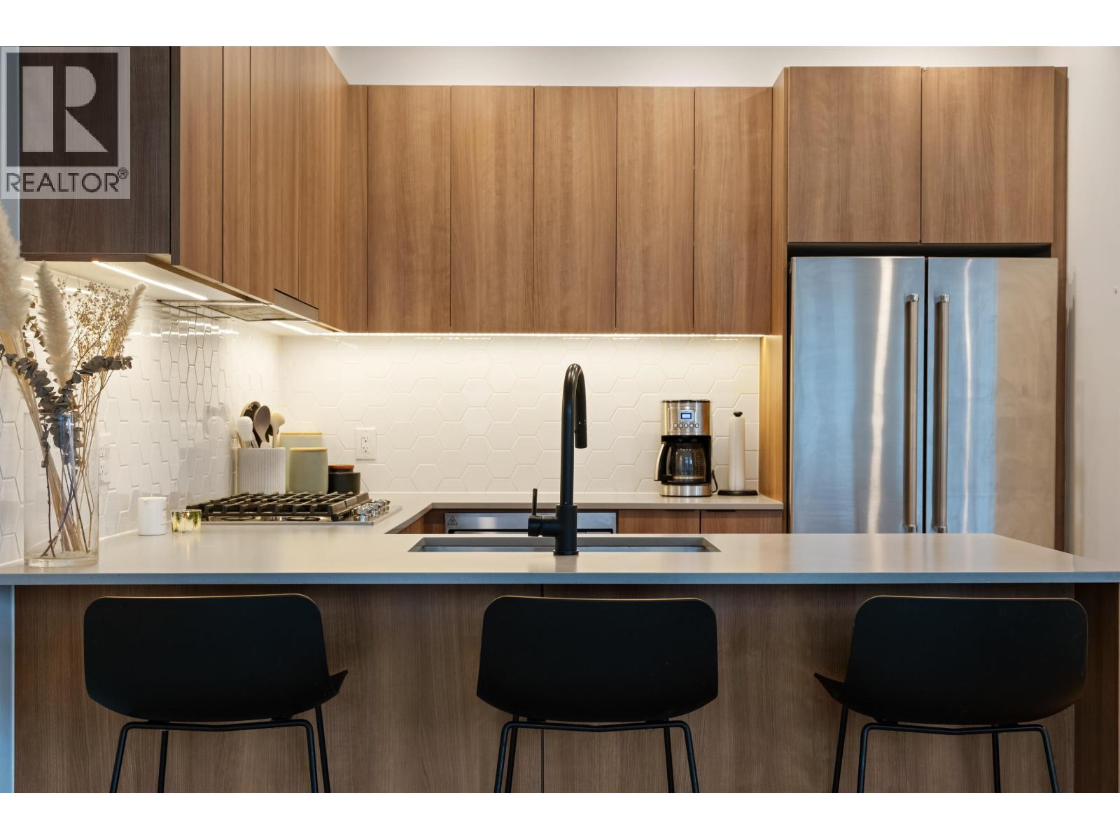 7 533 E 3rd Street, North Vancouver, British Columbia  V7L 1G4 - Photo 7 - R3117650