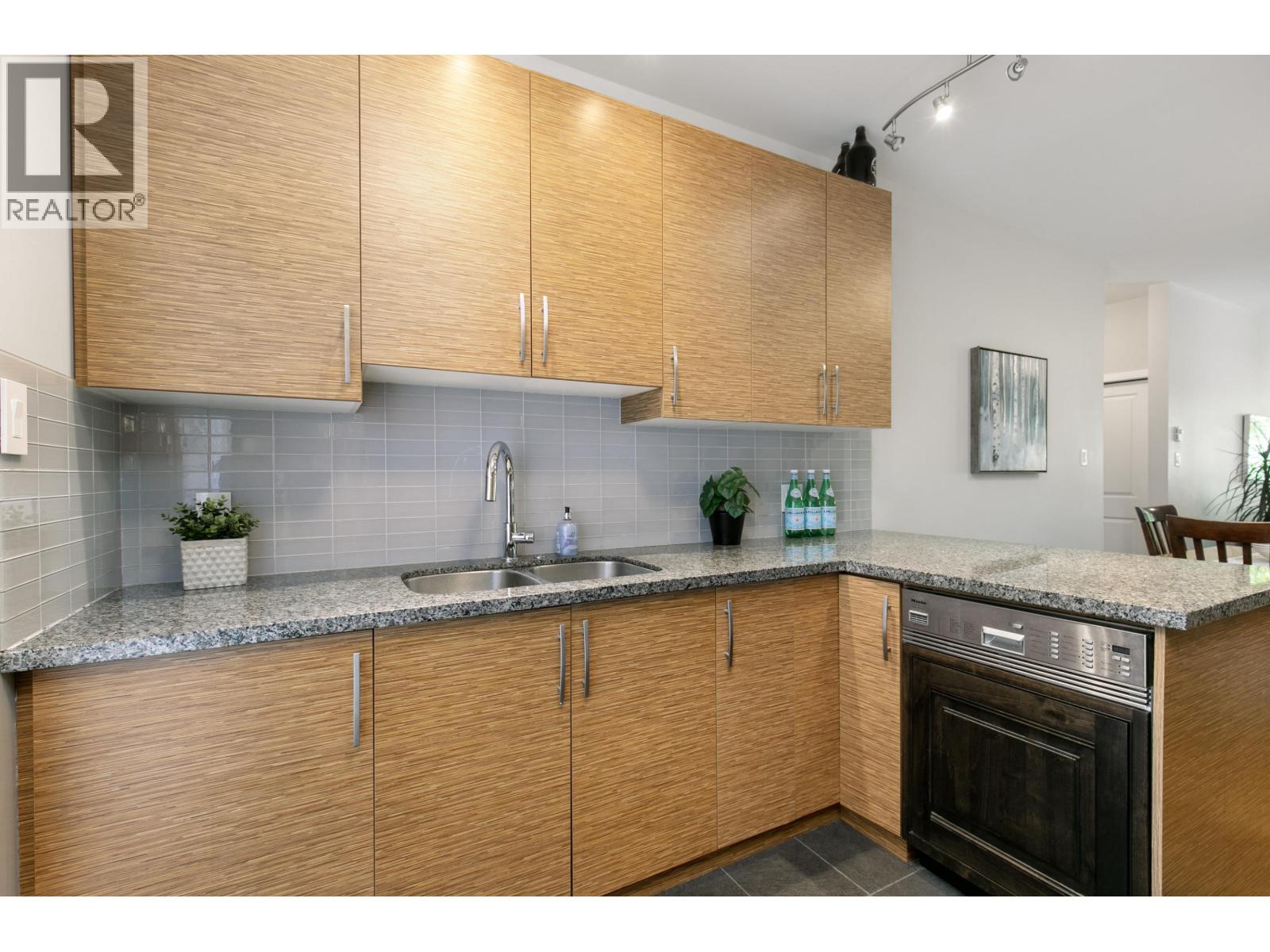 4 7450 Prospect Street, Pemberton, British Columbia  V0N 2L1 - Photo 6 - R3117657