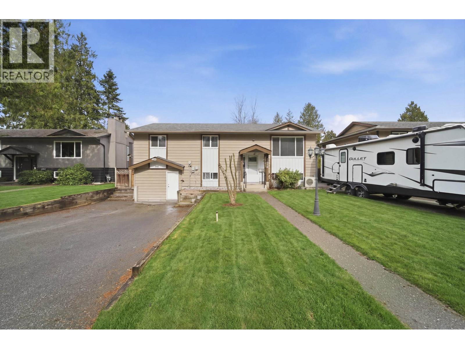 21139 Cook Avenue, Maple Ridge, British Columbia  V2X 7P7 - Photo 2 - R3117634