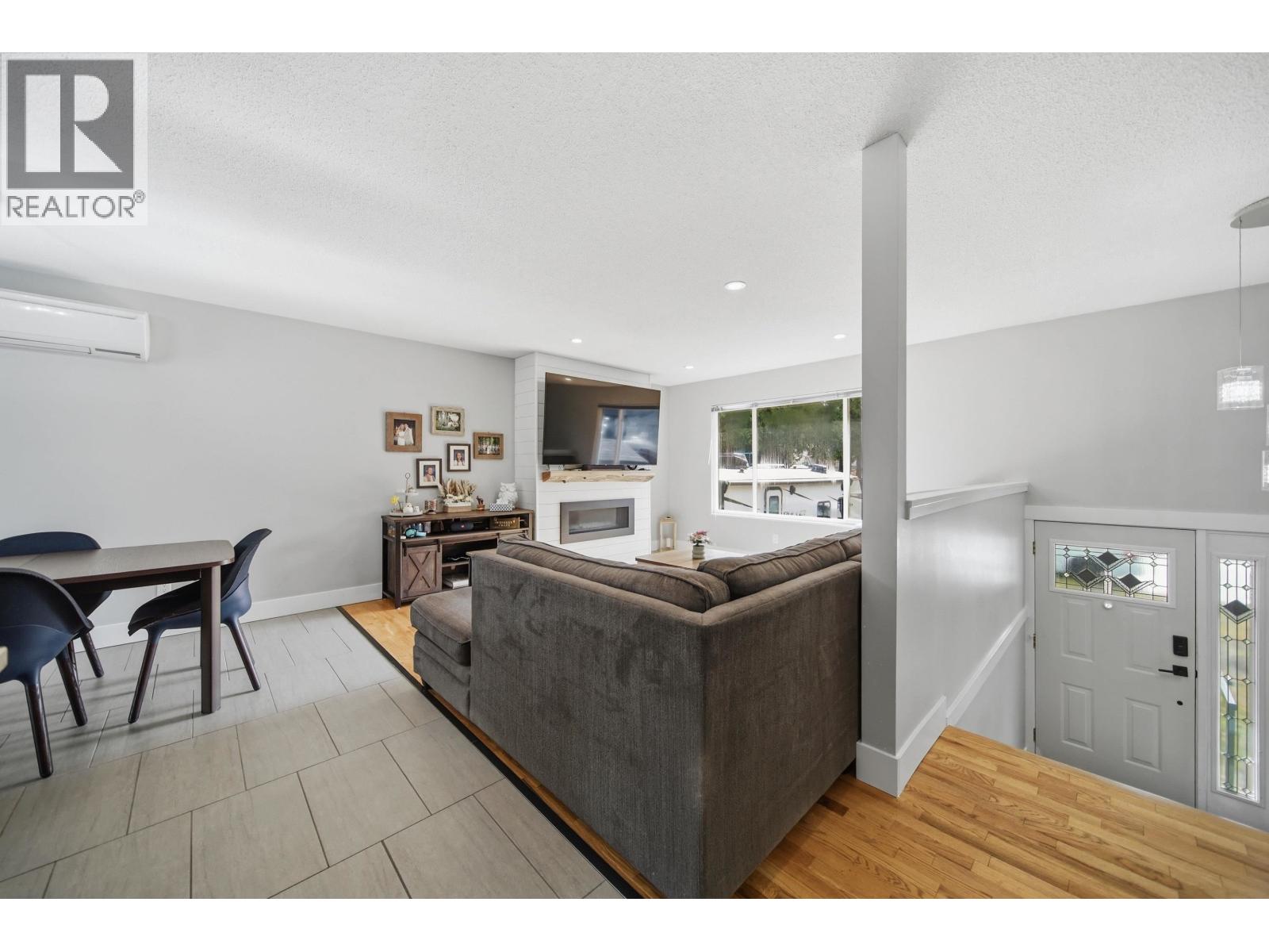 21139 Cook Avenue, Maple Ridge, British Columbia  V2X 7P7 - Photo 8 - R3117634