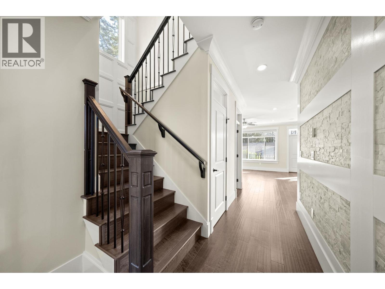 7028 Broadway, Burnaby, British Columbia  V5A 1R8 - Photo 14 - R3117640