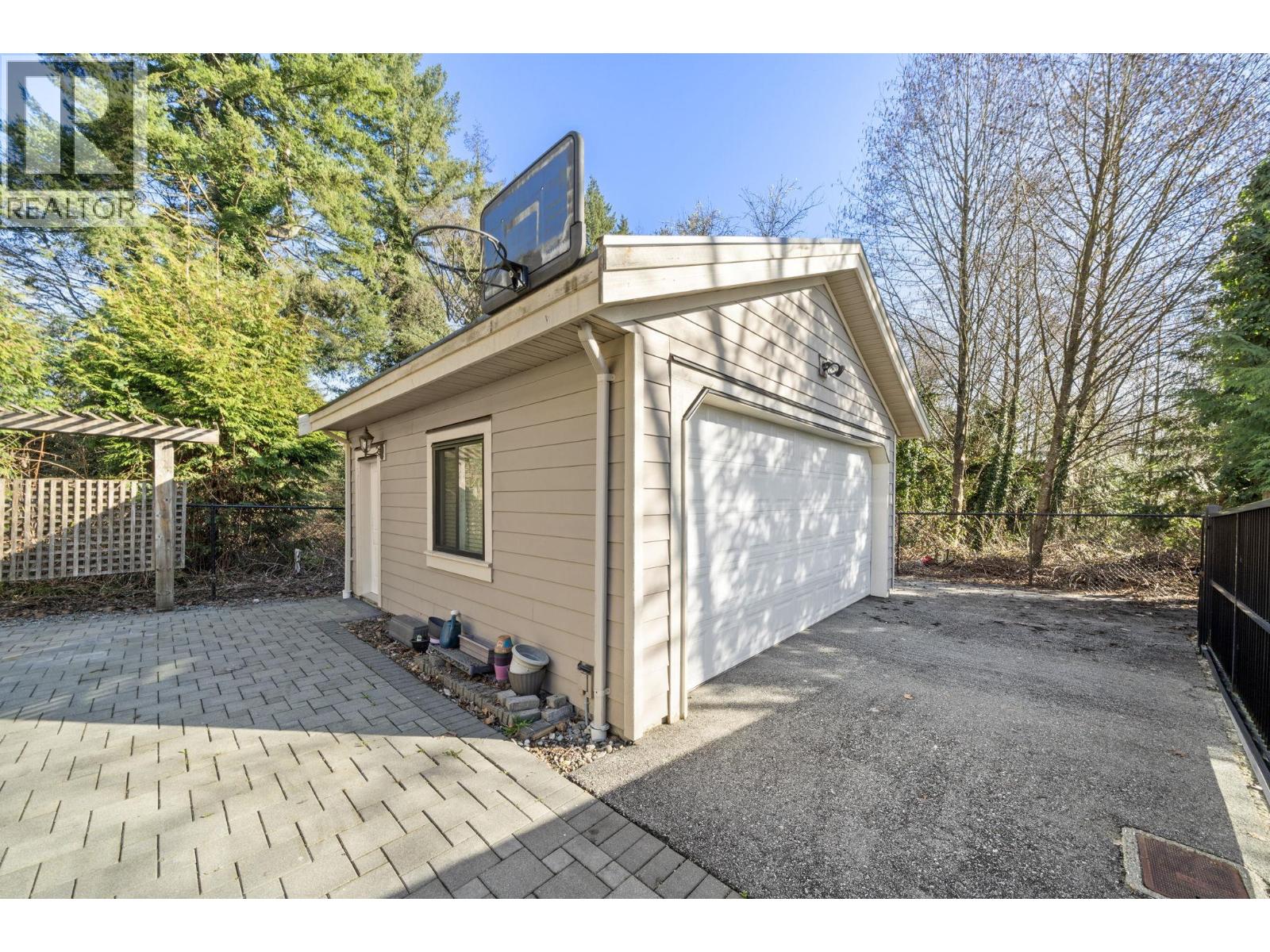 7028 Broadway, Burnaby, British Columbia  V5A 1R8 - Photo 26 - R3117640