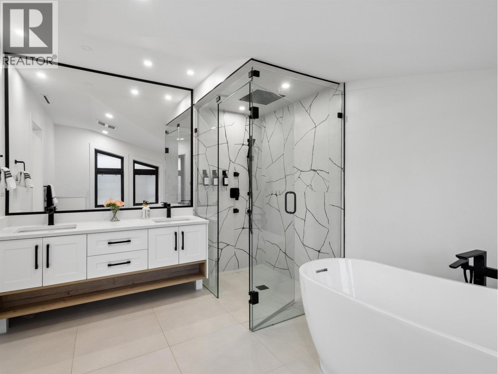 1260 Plateau Drive, North Vancouver, British Columbia  V7P 2J4 - Photo 23 - R3117644