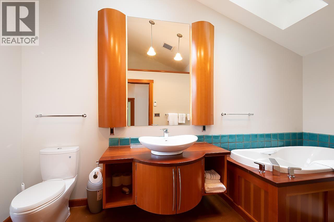896 Taylor Road, Bowen Island, British Columbia  V0N 1G1 - Photo 30 - R3107031