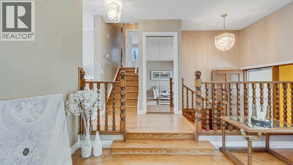 504 Suntree Place, Okotoks, Alberta  T1S 1B9 - Photo 5 - A2304932