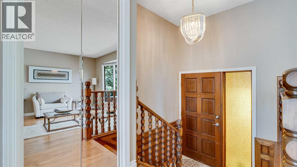 504 Suntree Place, Okotoks, Alberta  T1S 1B9 - Photo 4 - A2304932