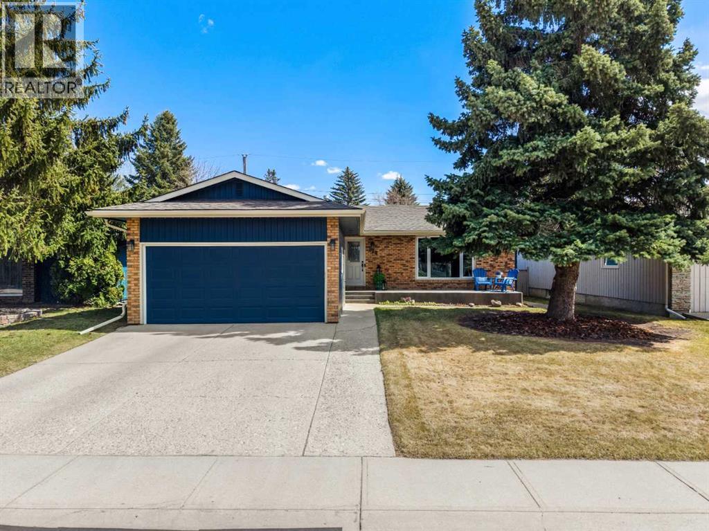 124 Lake Adams Green SE, Calgary, Alberta