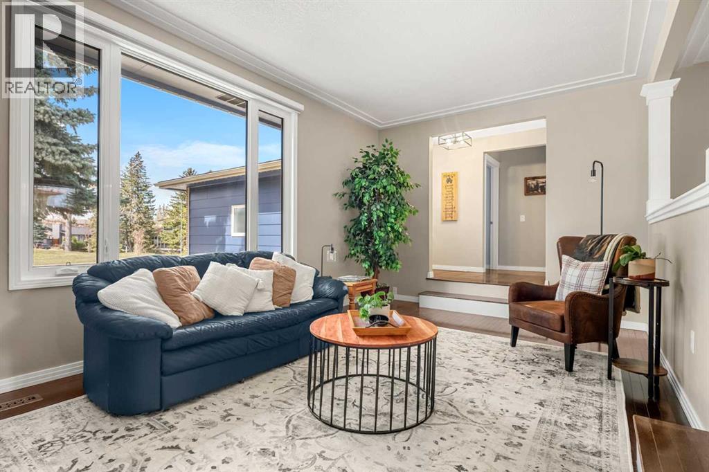 124 Lake Adams Green SE, Calgary, Alberta  T2J 3N4 - Photo 9 - A2305531