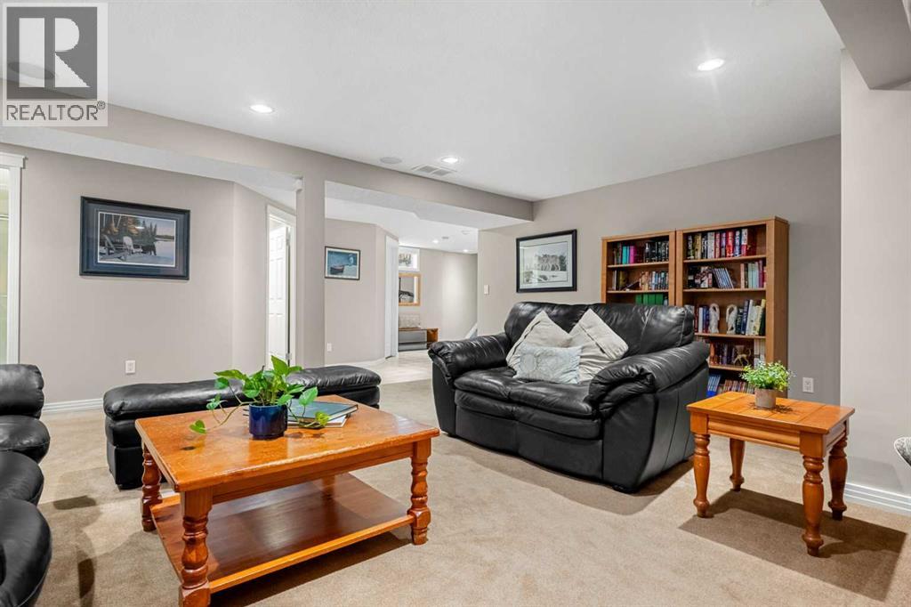 124 Lake Adams Green SE, Calgary, Alberta  T2J 3N4 - Photo 32 - A2305531