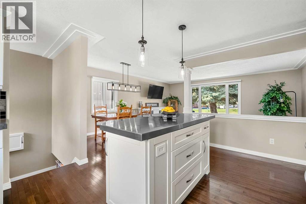 124 Lake Adams Green SE, Calgary, Alberta  T2J 3N4 - Photo 16 - A2305531