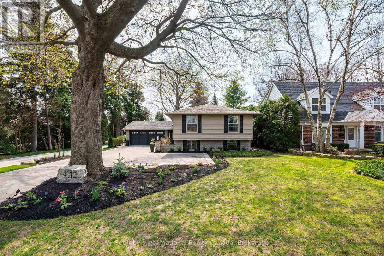 4012 LAKESHORE ROAD, Burlington, Ontario