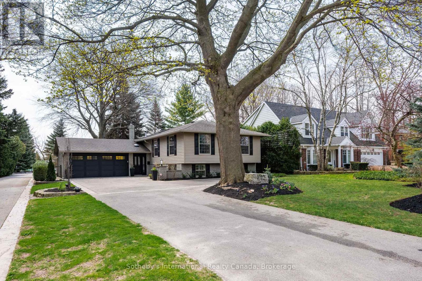 4012 Lakeshore Road, Burlington, Ontario  L4L 1A1 - Photo 2 - W13056136