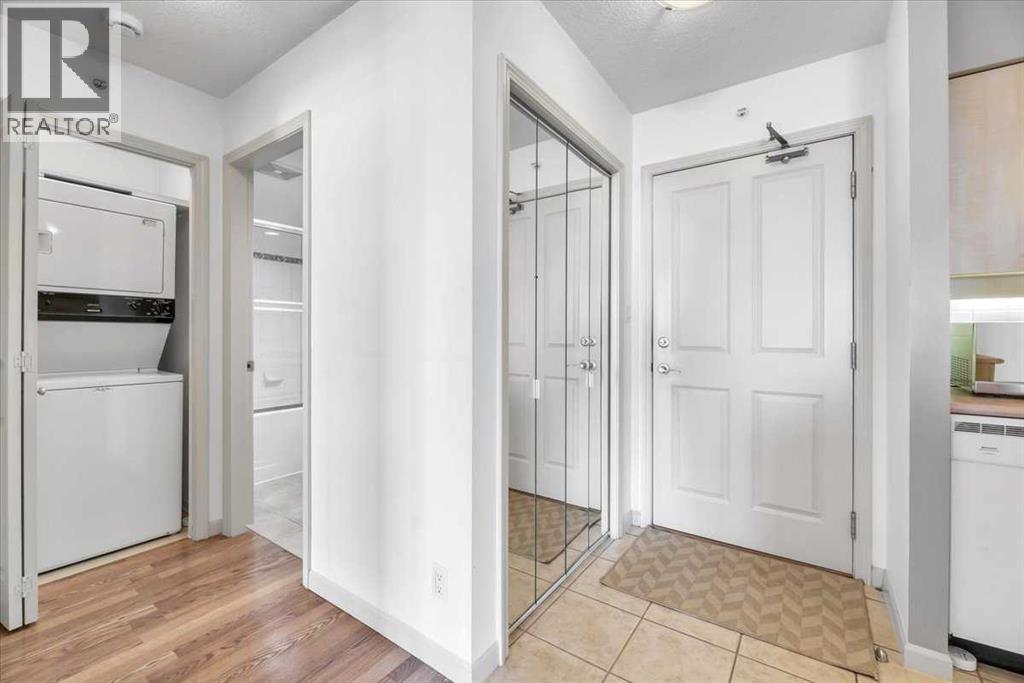 804, 650 10 Street SW, Calgary, Alberta  T2P 5G4 - Photo 4 - A2283684