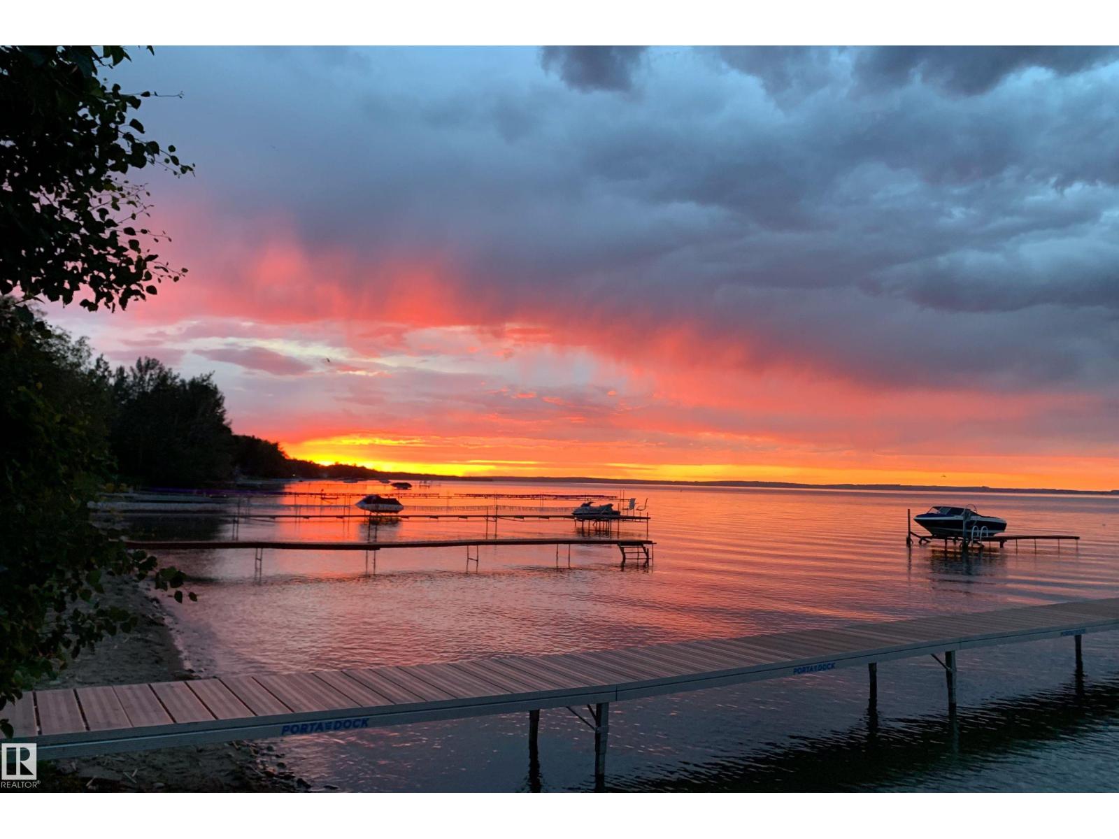 85 Poplar Bay, Rural Wetaskiwin County, Alberta  T0C 1X0 - Photo 2 - E4484734