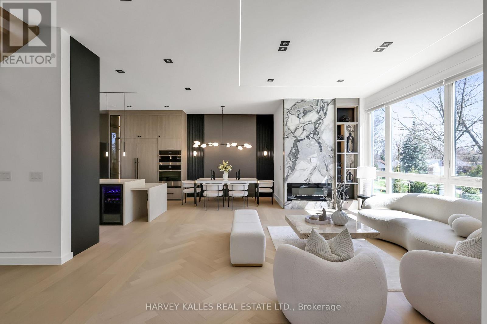 193 BEECHWOOD CRESCENT, Newmarket, Ontario