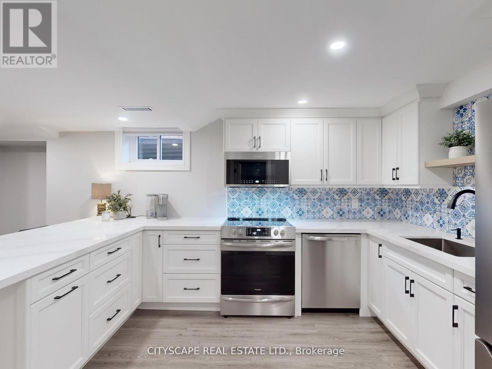 2585 Kenna Court, Mississauga, Ontario  L5K 2K4 - Photo 26 - W12878702