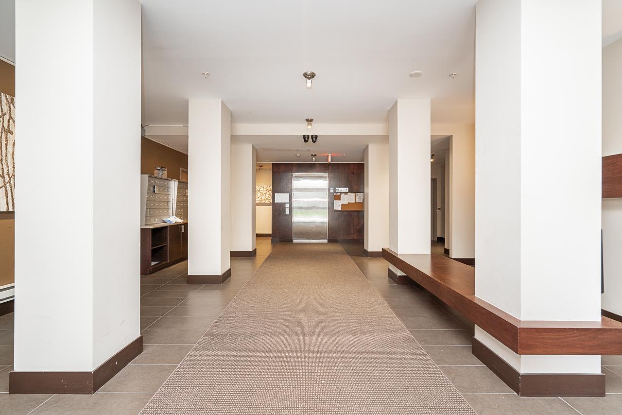 215 14960 102a Avenue, Surrey, British Columbia  V3R 6A3 - Photo 4 - R3117262