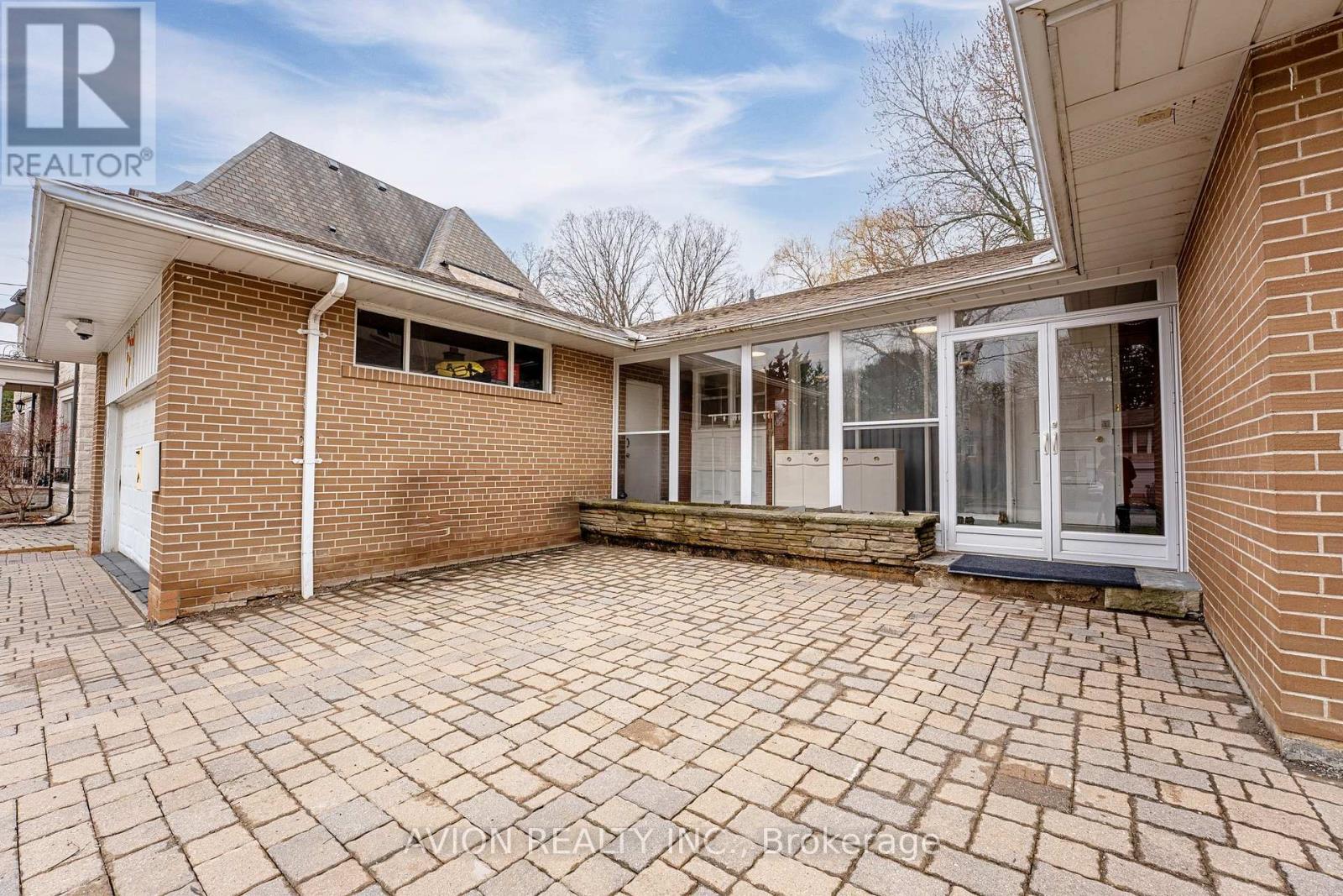 Upper - 61 Alamosa Drive, Toronto (Bayview Village), Ontario  M2J 2N8 - Photo 3 - C13060646