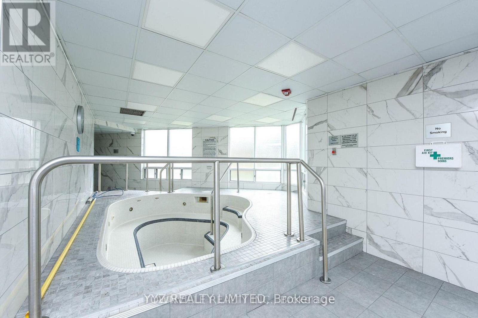 1110 - 1101 Steeles Avenue W, Toronto (Westminster-Branson), Ontario  M2R 3W5 - Photo 17 - C13060674