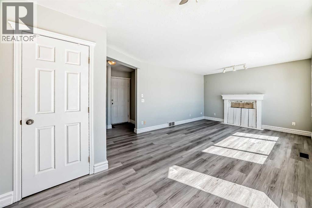 47 Silver Creek Boulevard NW, Airdrie, Alberta  T4B 2P6 - Photo 12 - A2298960