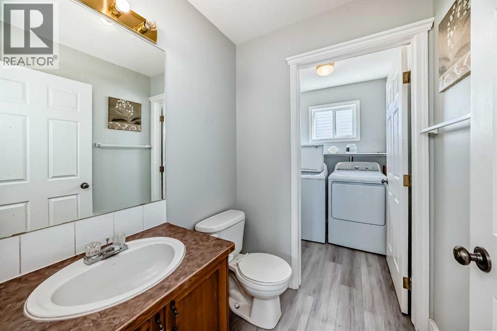 47 Silver Creek Boulevard NW, Airdrie, Alberta  T4B 2P6 - Photo 16 - A2298960