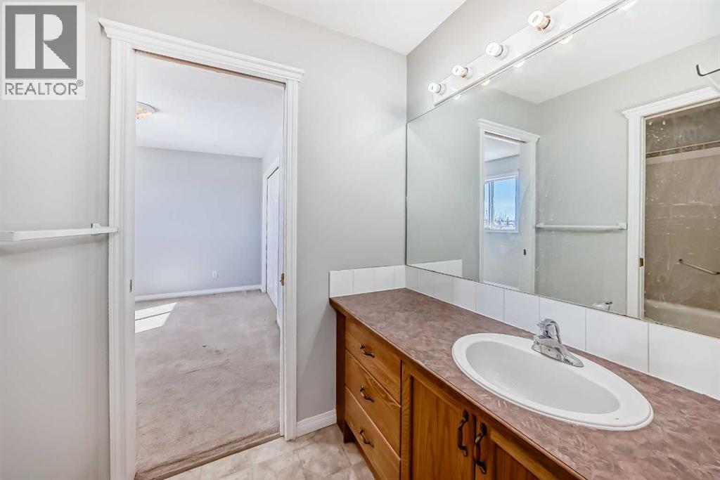 47 Silver Creek Boulevard NW, Airdrie, Alberta  T4B 2P6 - Photo 21 - A2298960
