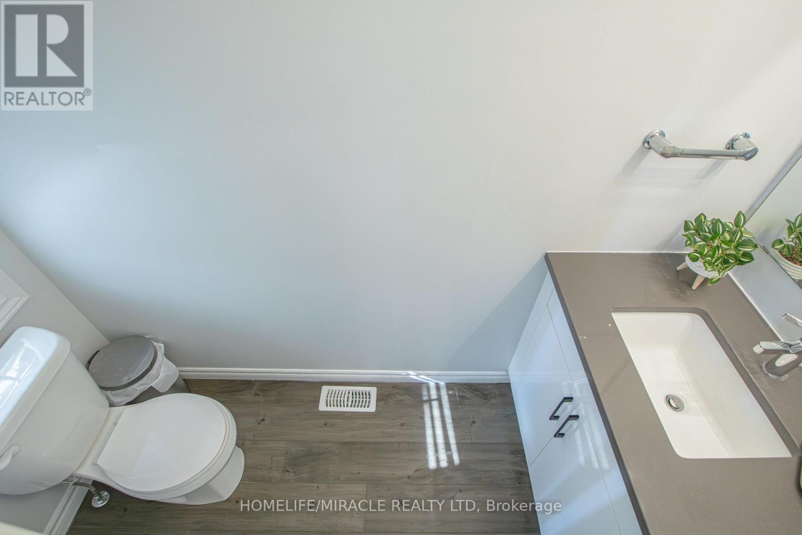 274 Middleton Avenue, London South, Ontario  N6L 0E9 - Photo 9 - X12998904