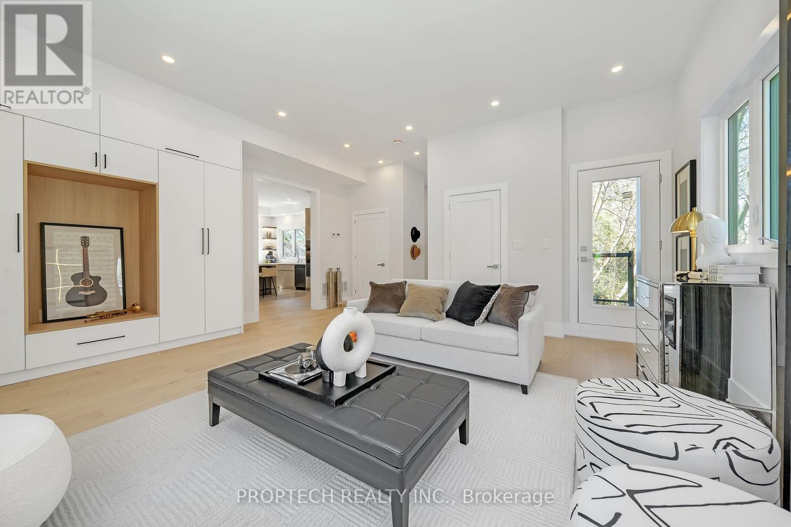 6030 Hillsdale Drive, Whitchurch-Stouffville, Ontario  L4A 3B8 - Photo 3 - N13060702