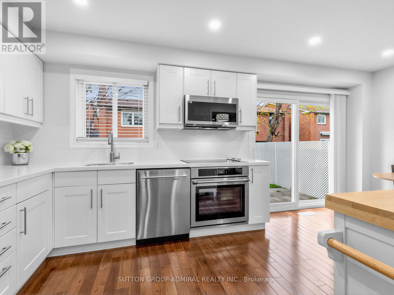 155 MABLEY CRESCENT, Vaughan, Ontario