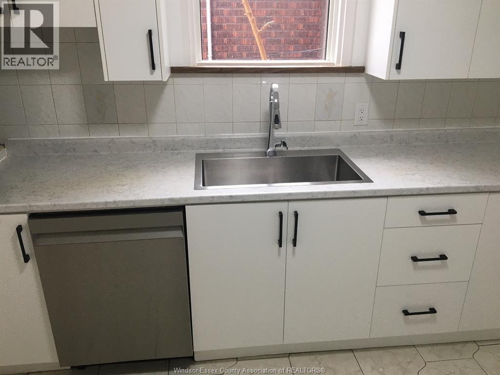 1101 Elsmere, Windsor, Ontario  N9A 2B1 - Photo 7 - 26002114